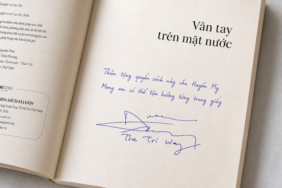 Vân Tay Trên Mặt Nước — bản có chữ ký tác giả (1)